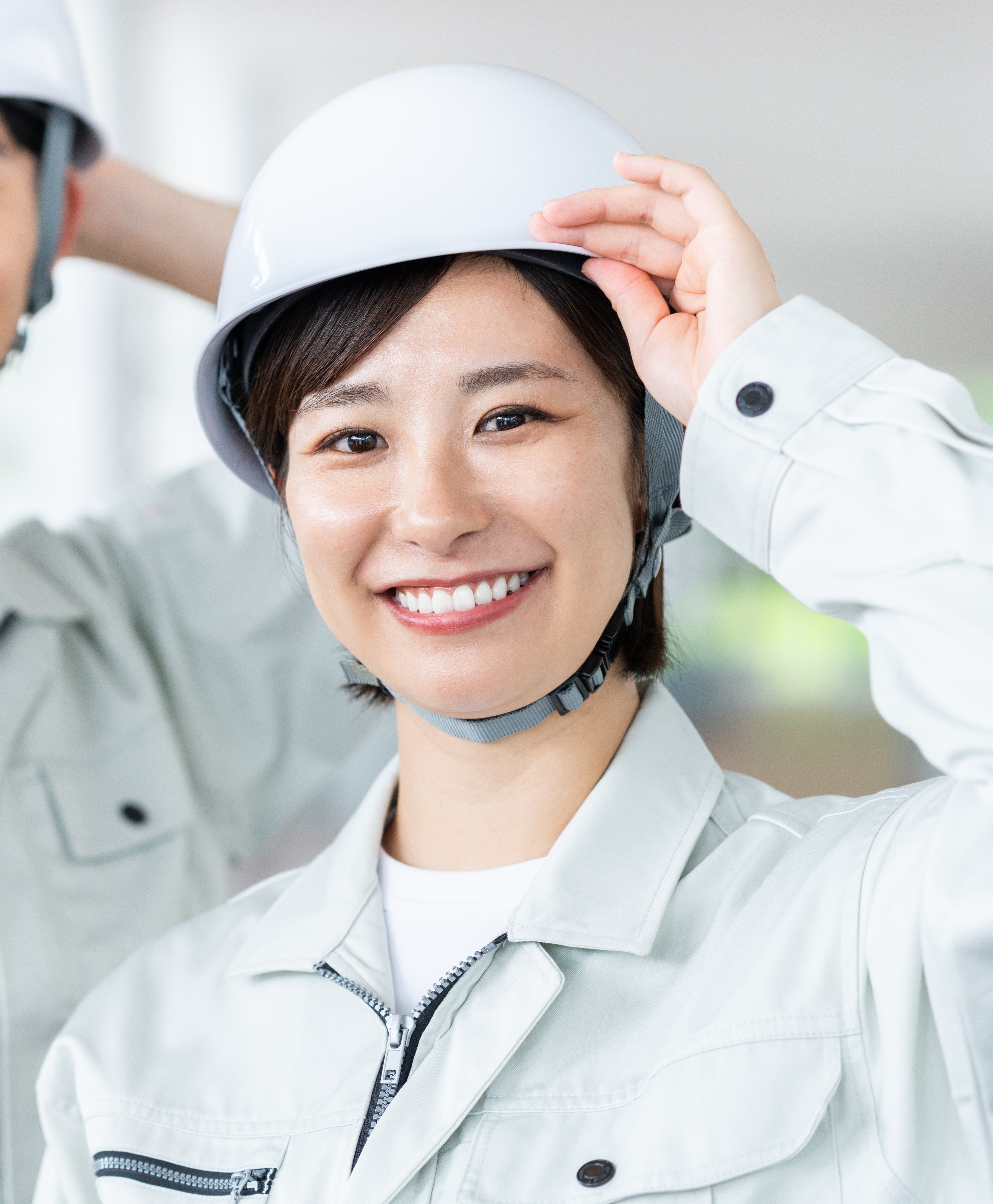 エスエスワークの女性スタッフ 横須賀市の塗装工事で安心サポート